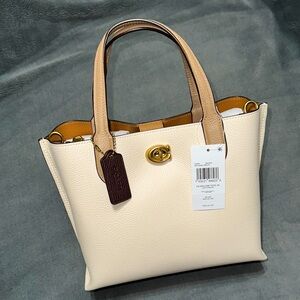 Coach Willow tote bag 24 in color block